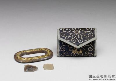 图片[2]-Embroidered floral flint bag (with flint, striker, lacquer case, brocade, a note by Gaozong in Manchu and Chinese, sandalwood box), Empress Xiaoxian (1712-1748), Qing dynasty-China Archive